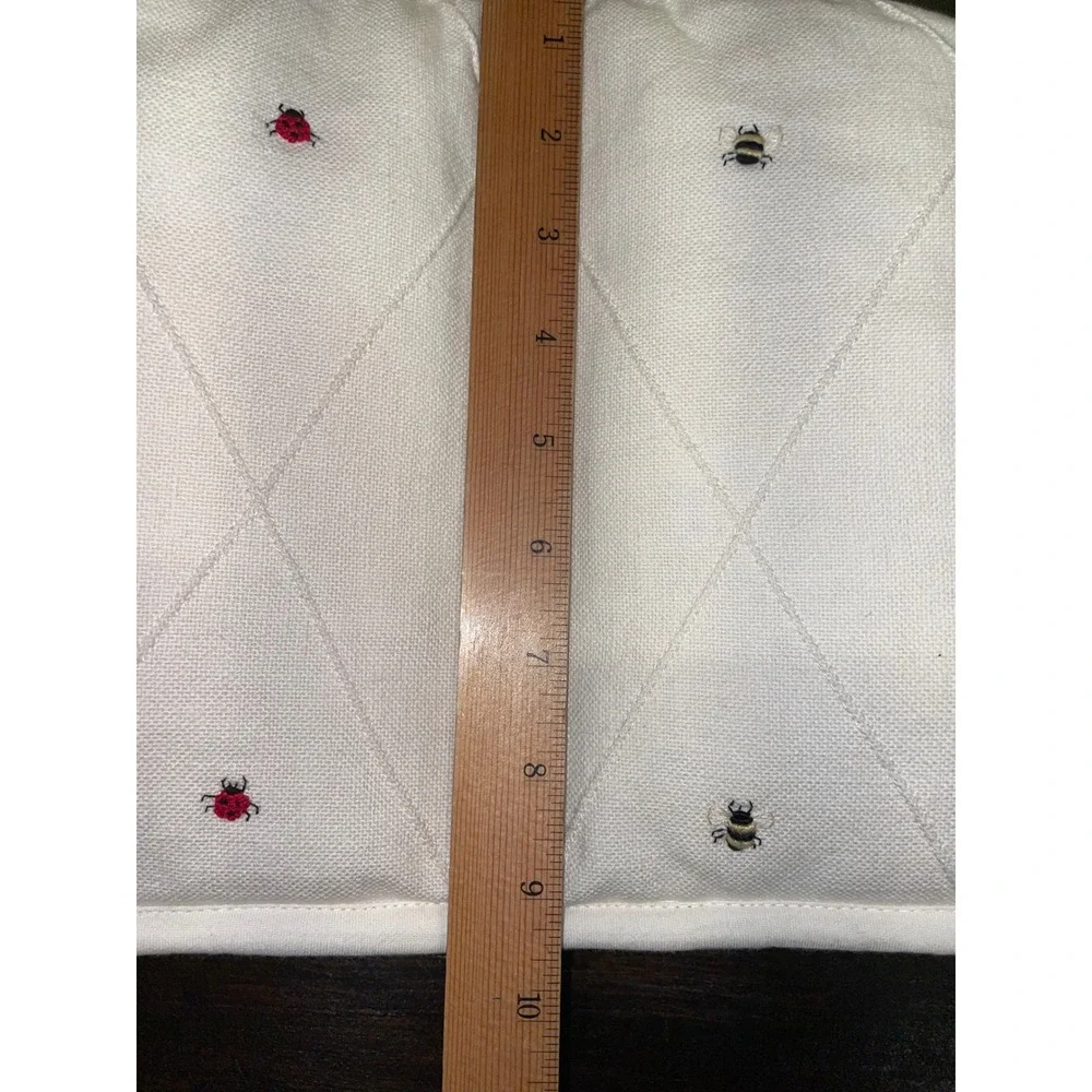 Rosewood Tea‎ Cozy Cover White Quilted Embroidered Bees Ladybugs Bow Accent